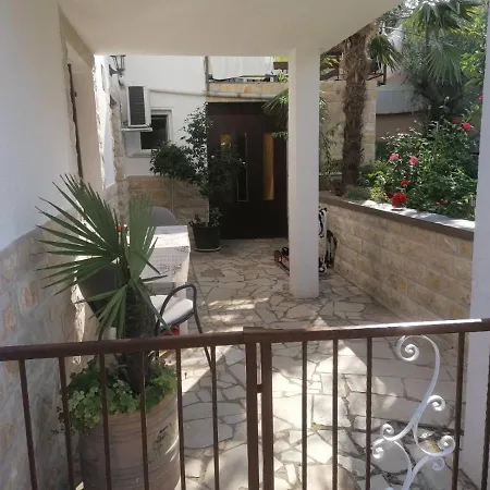 Apartman Vlado Apartment *