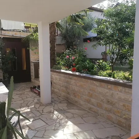 Apartman Vlado *